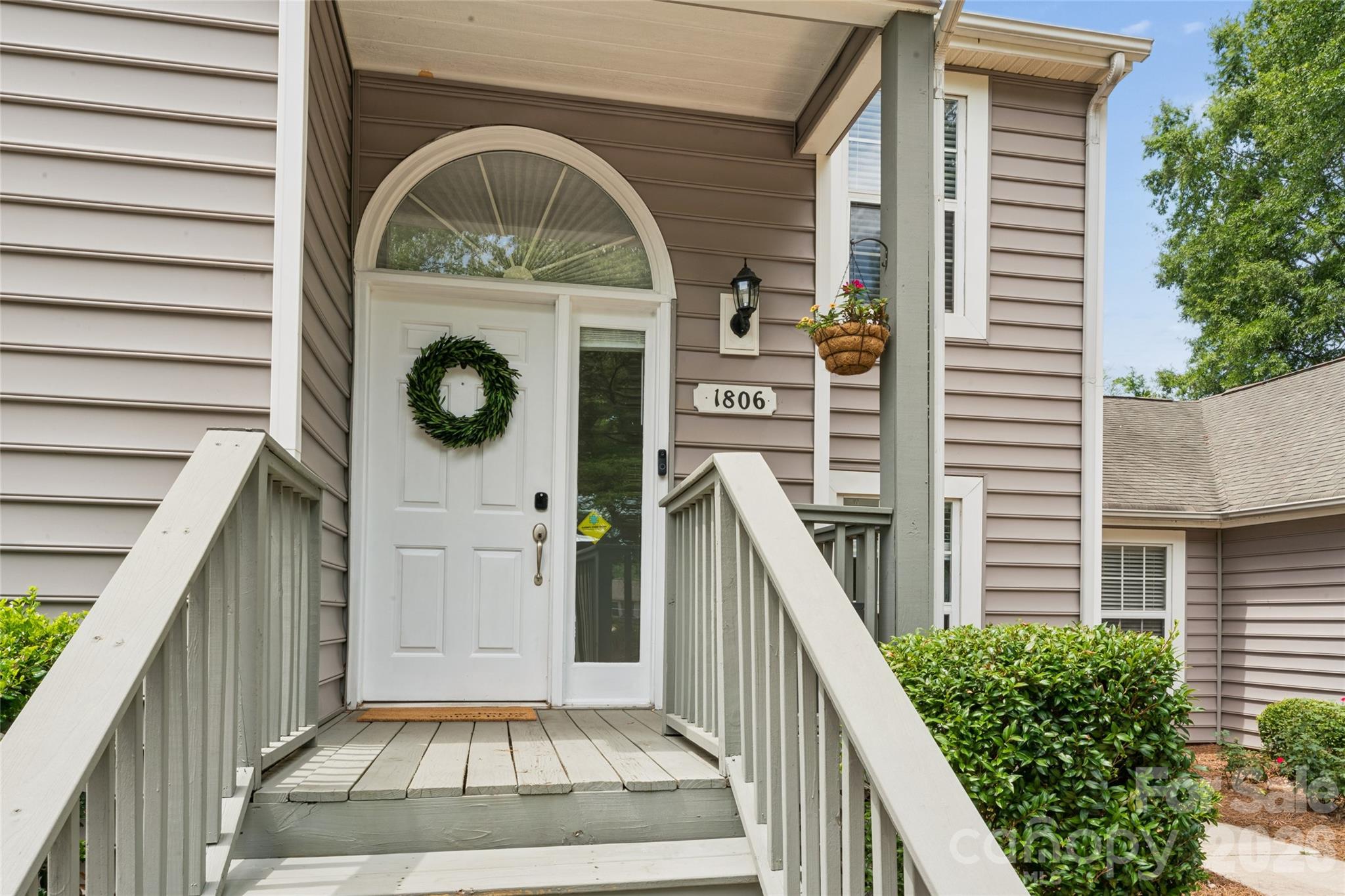 1806 Fairlawn Court