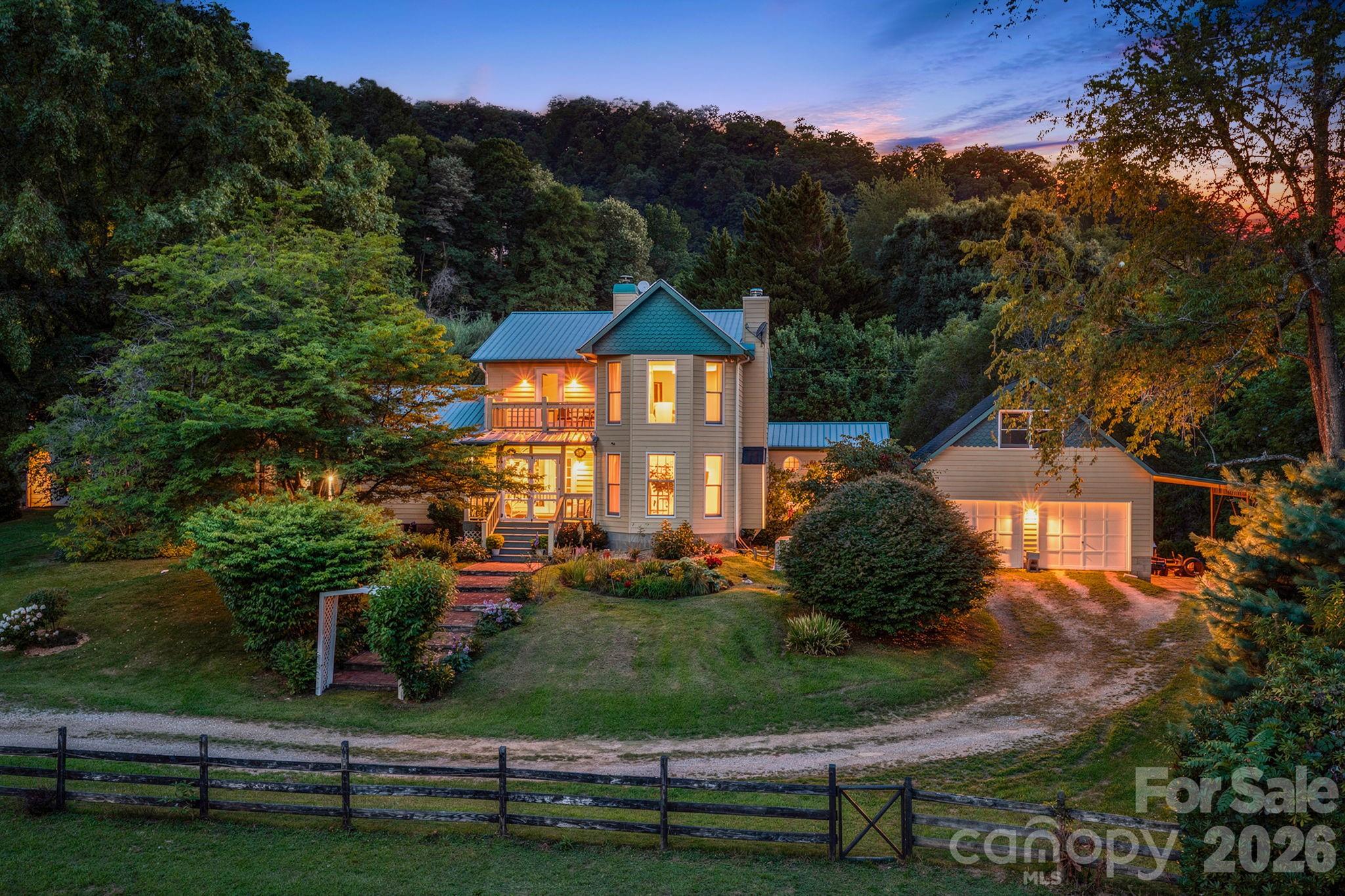 200 Black Hawk Trail, Waynesville
