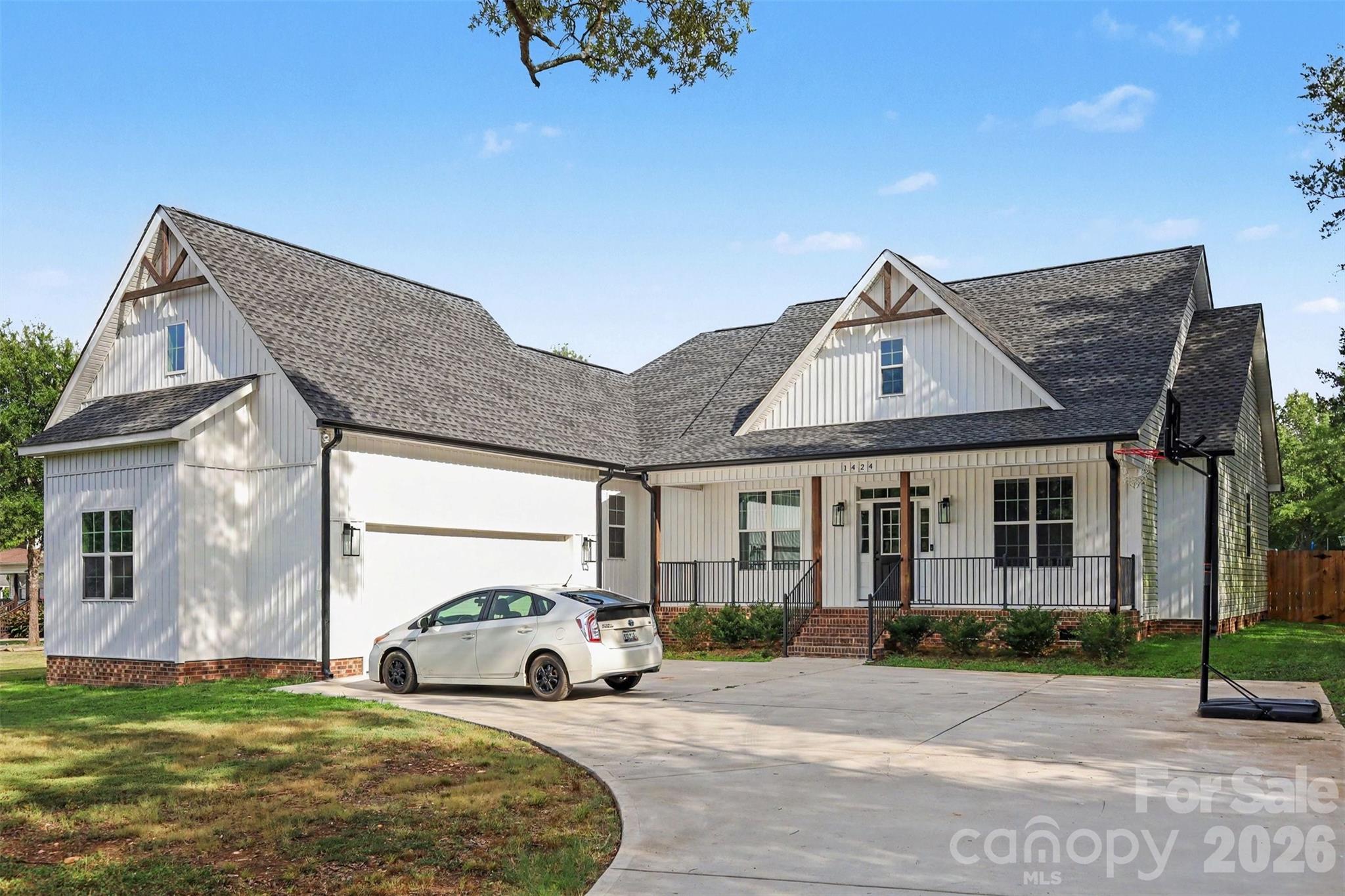 1424 Autumnwood Drive