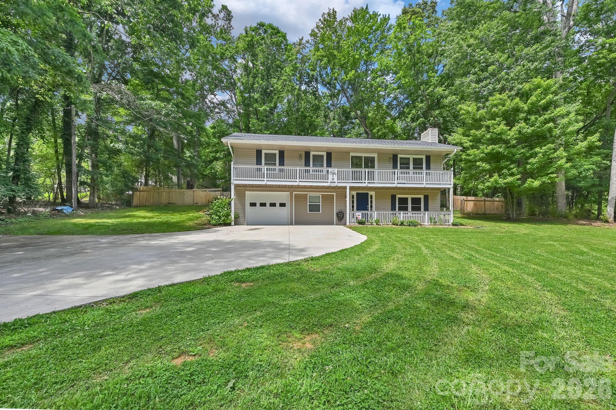 11 Greenwood Acres Drive