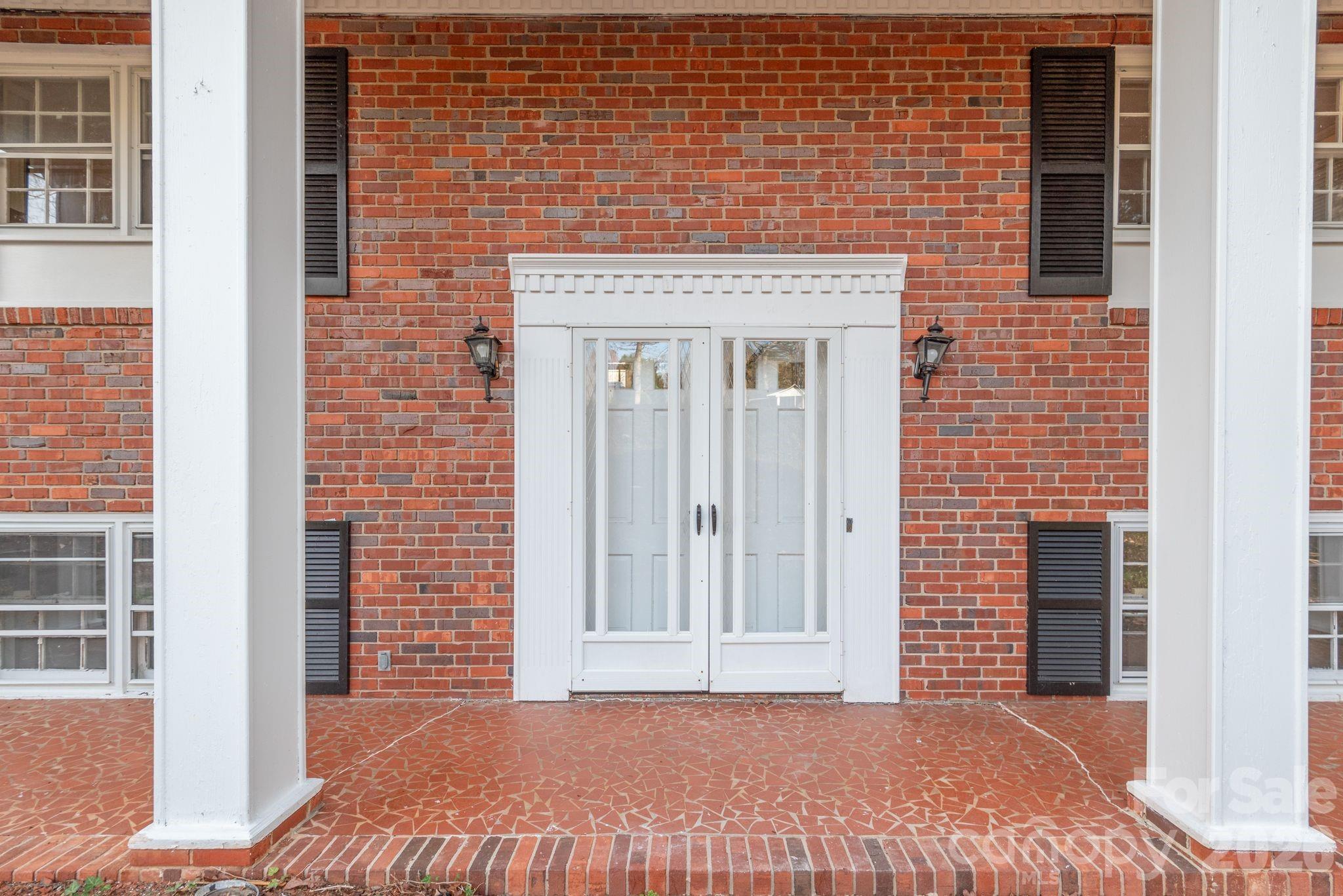 624 Brentwood Court