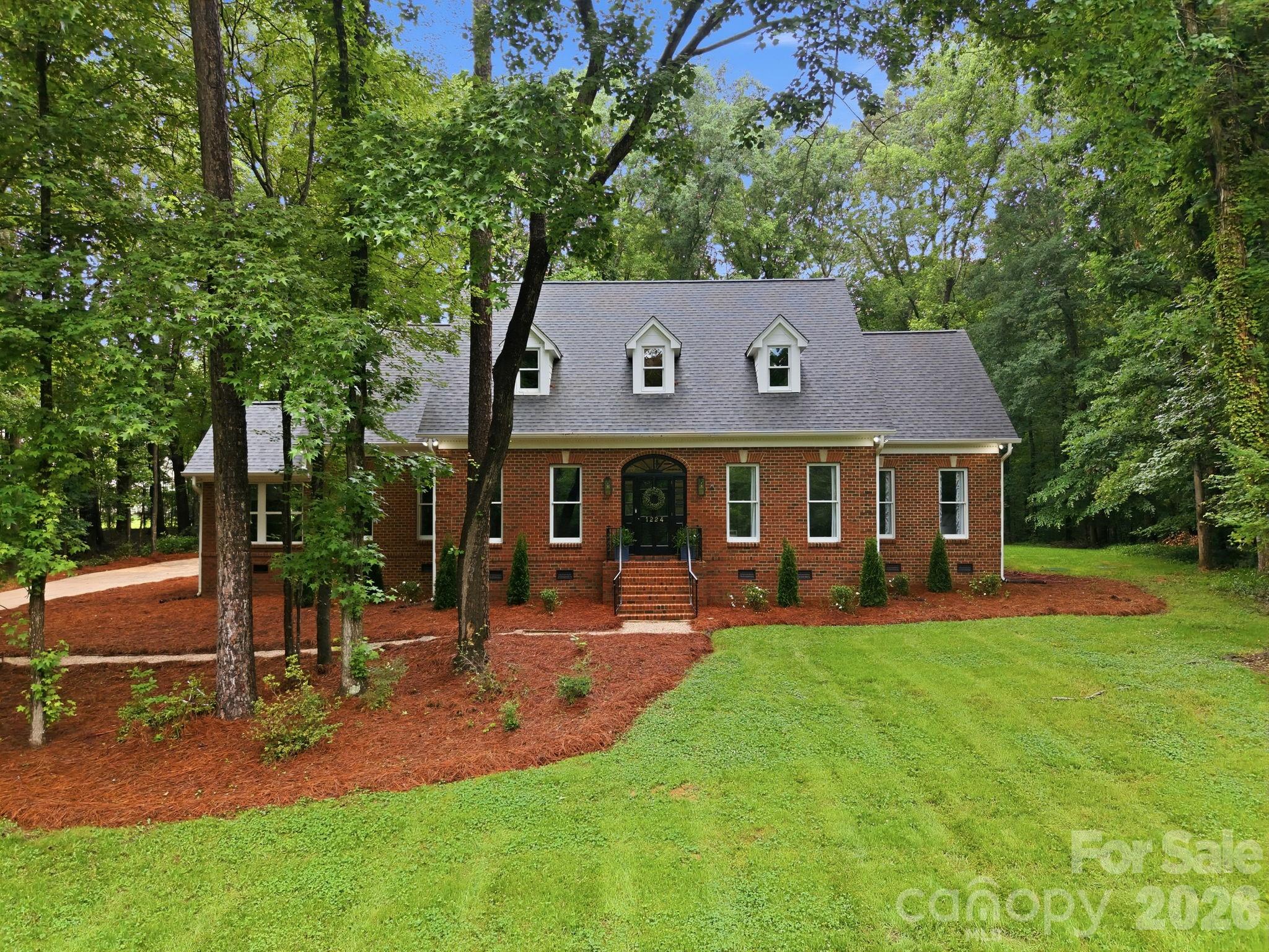 1224 Lago Vista Drive