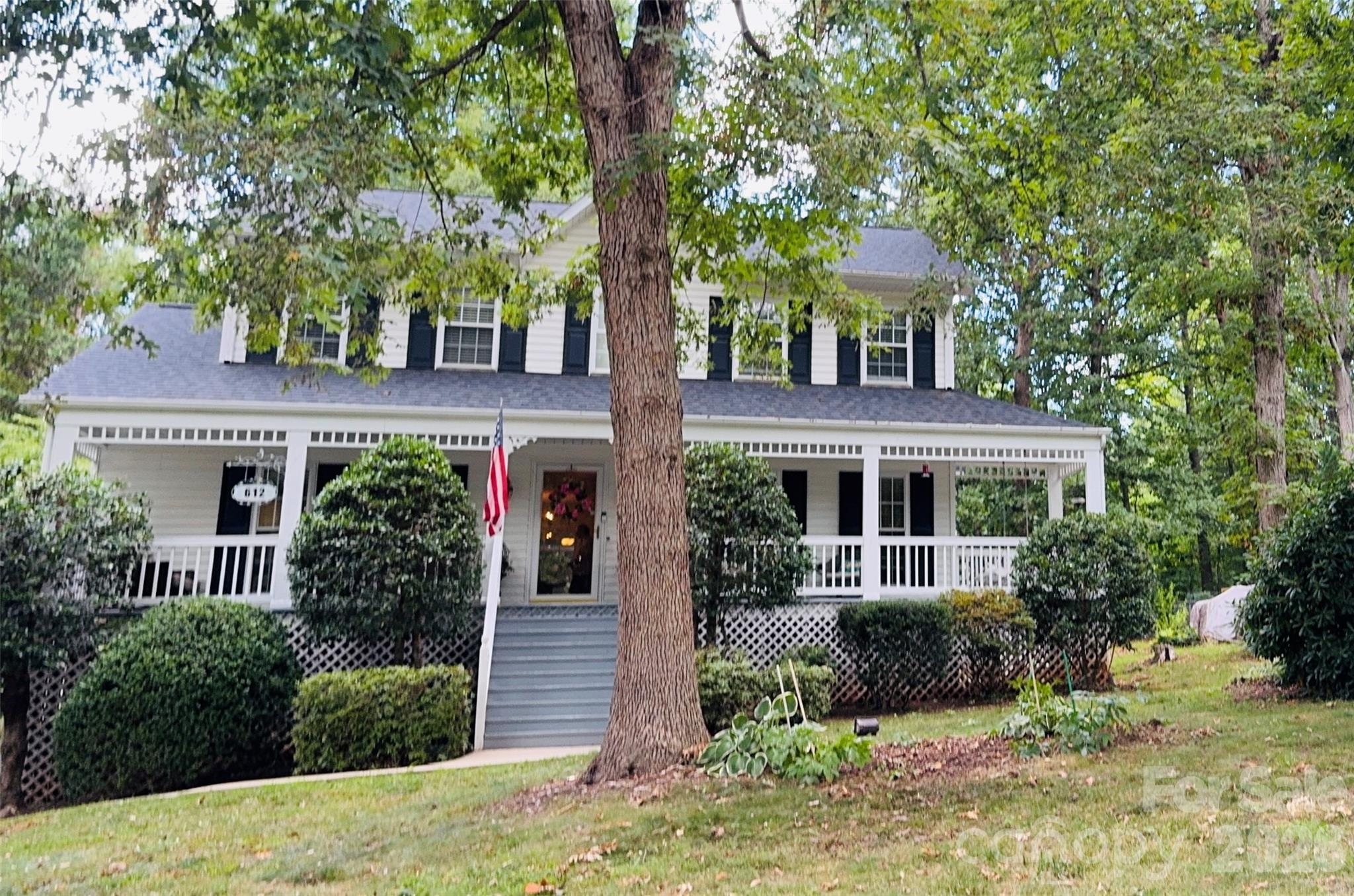 612 17th Avenue Drive, Hickory