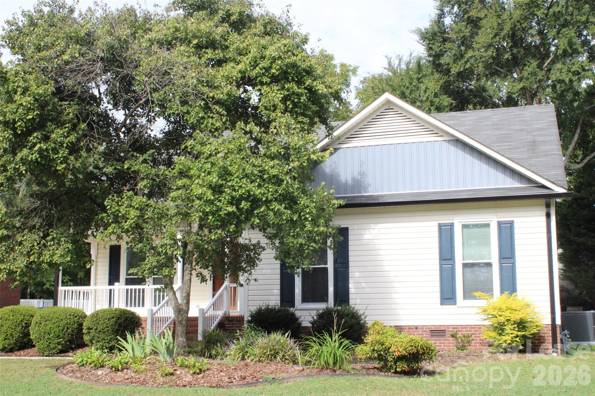 2212 Crosswinds Court
