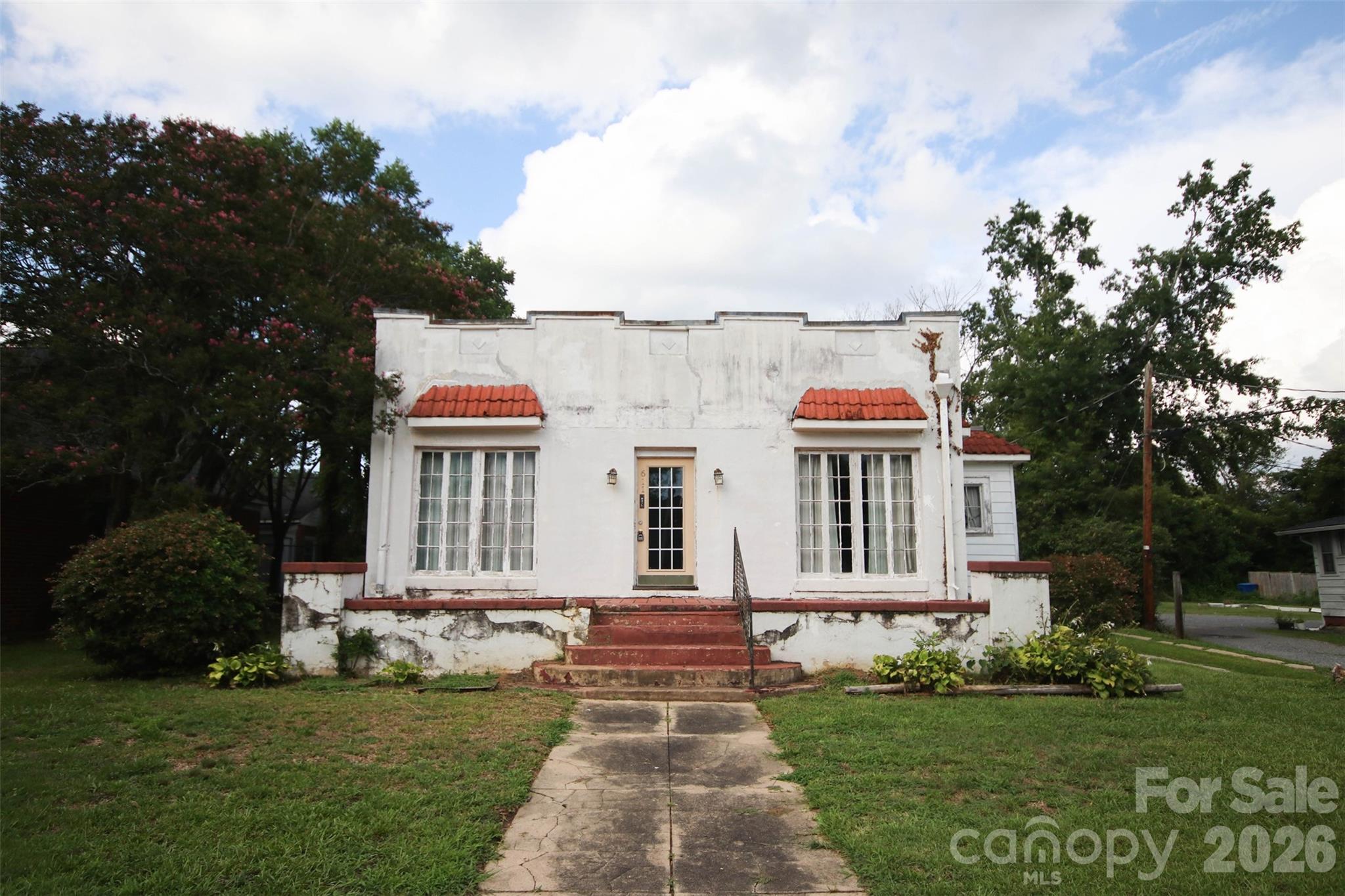 611 Main Street