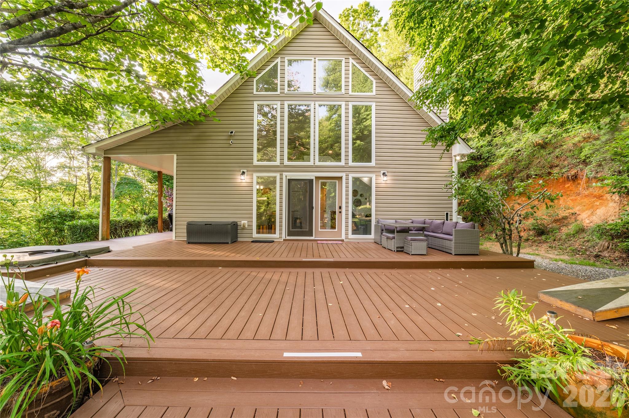 67 Hummingbird Hill Road
