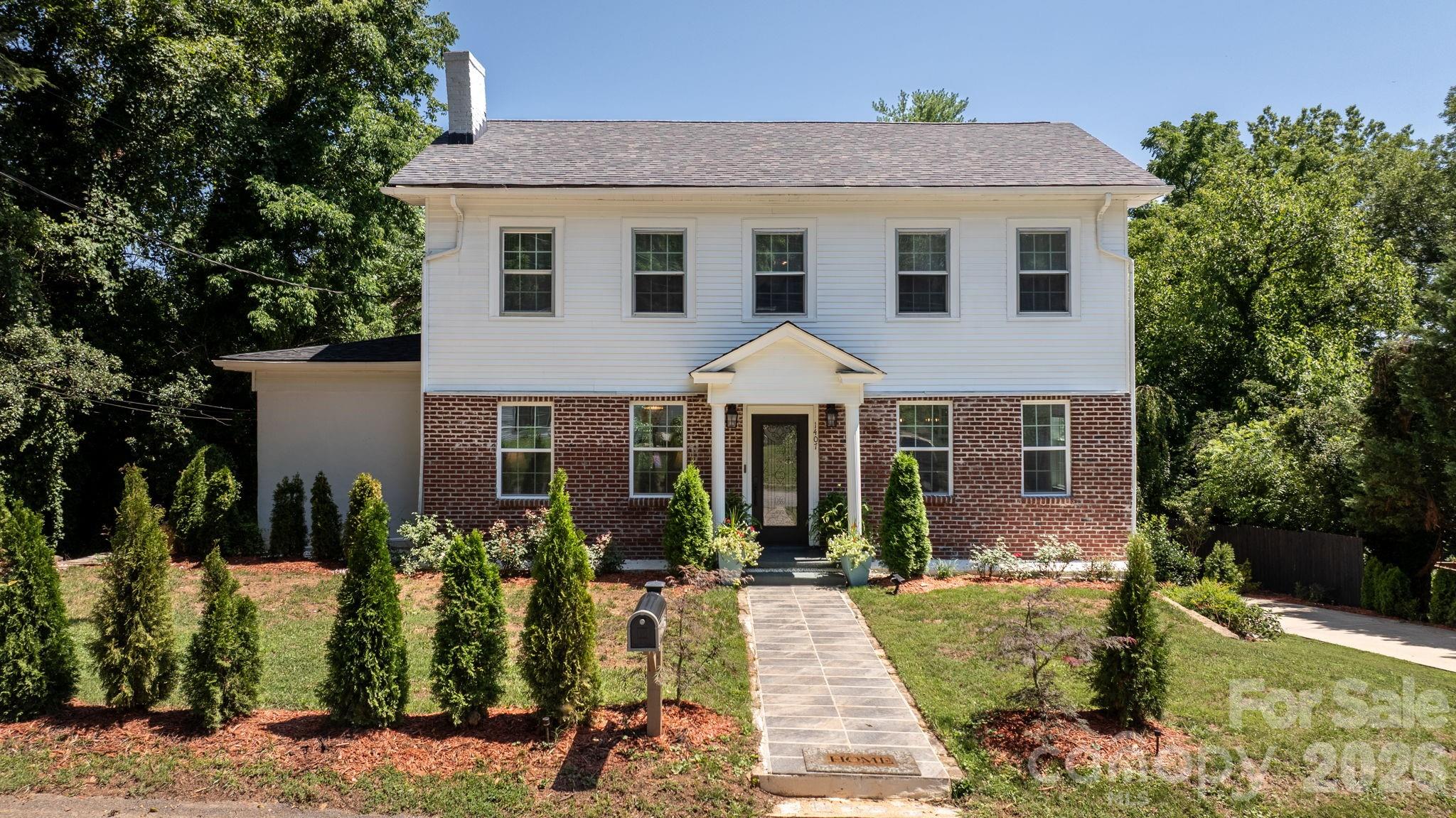 1407 Mimosa Lane, Lenoir