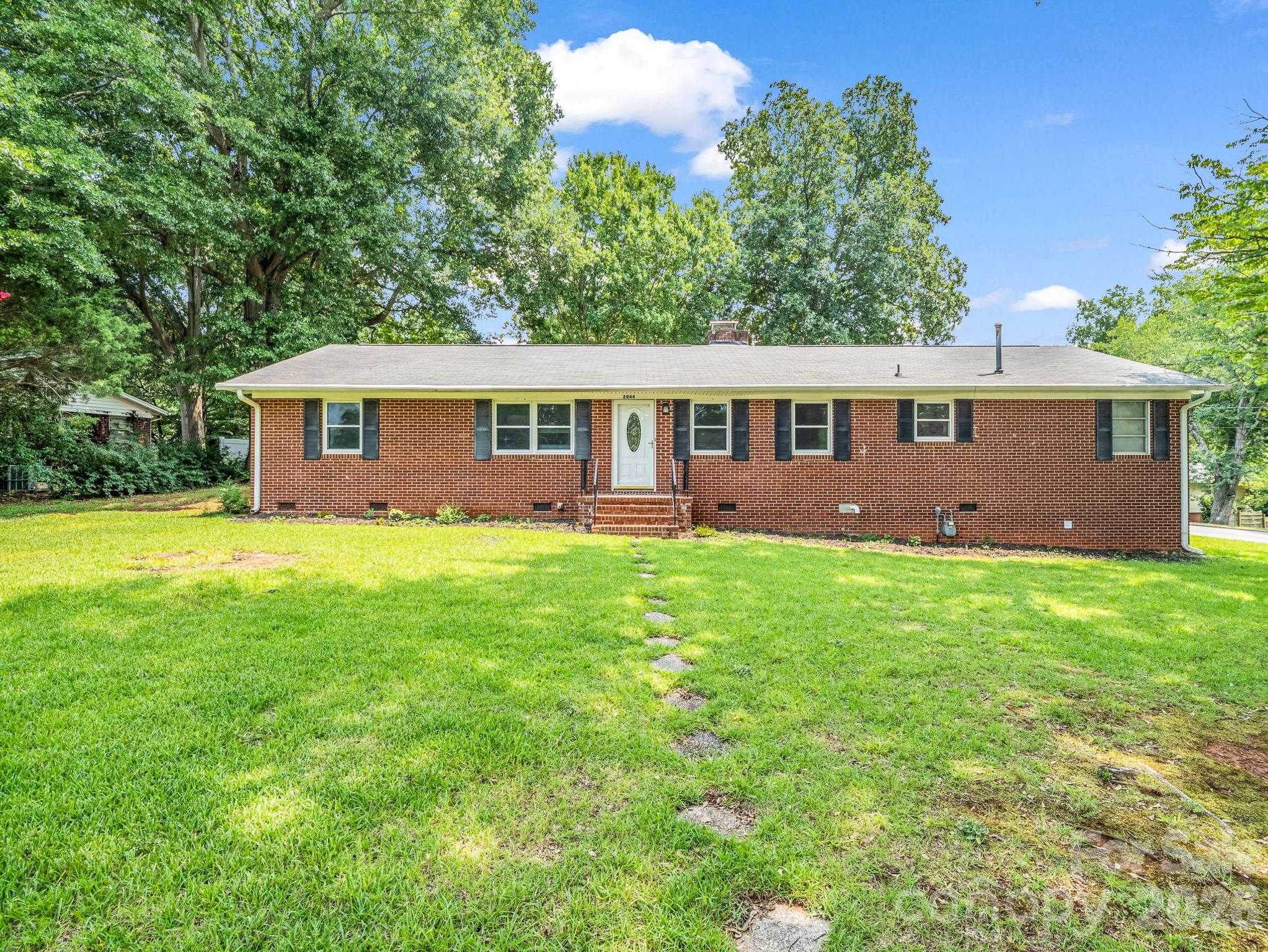 2044 Helen Drive