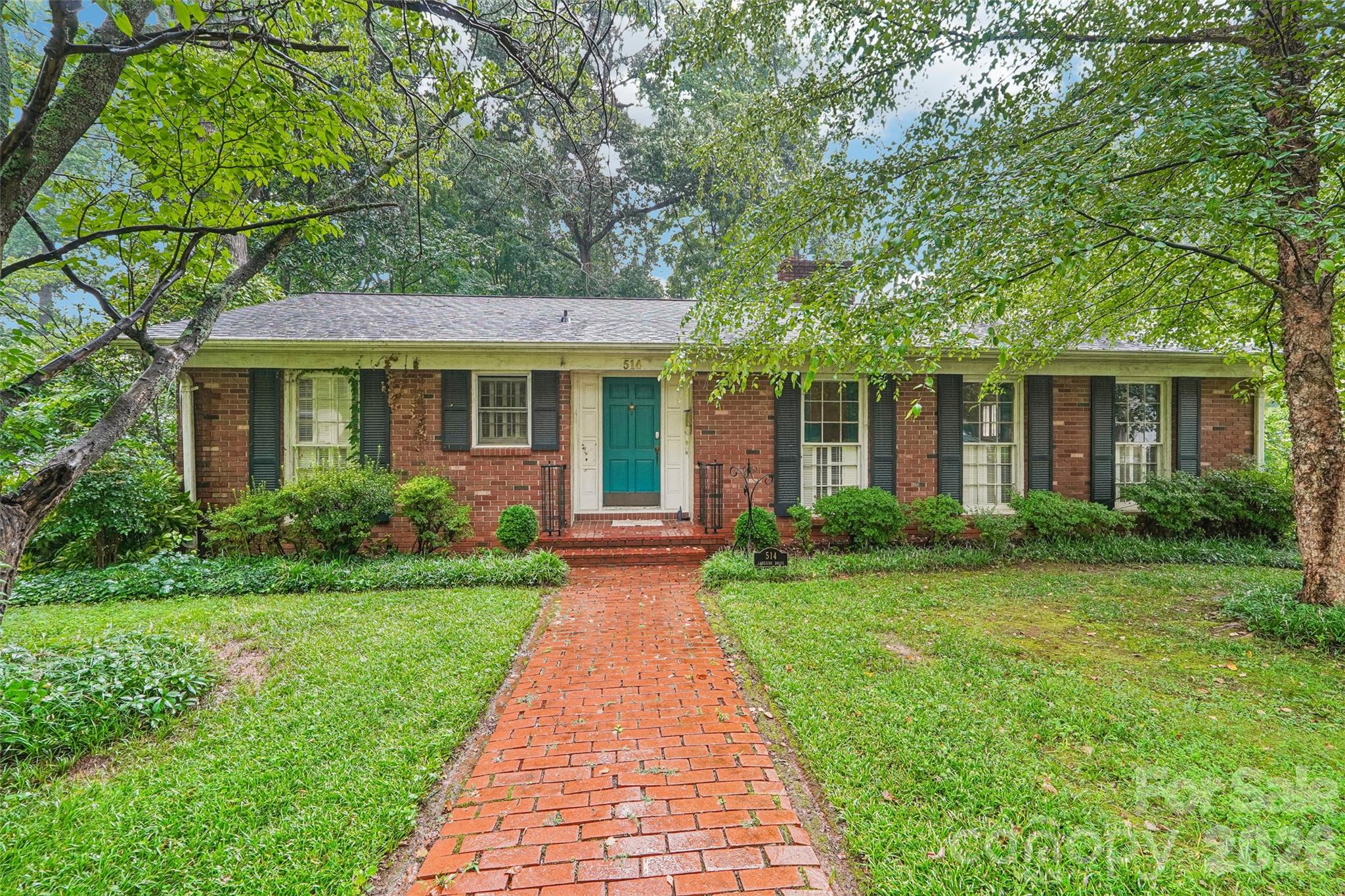 514 Lakeside Drive