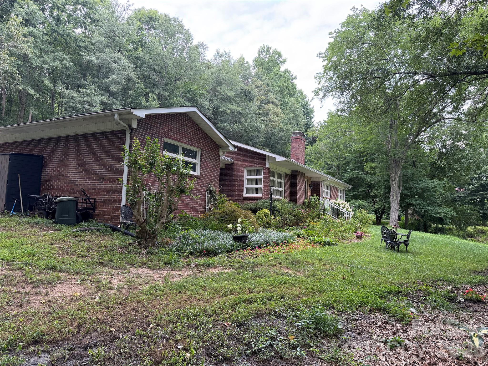 215 Mariposa Road