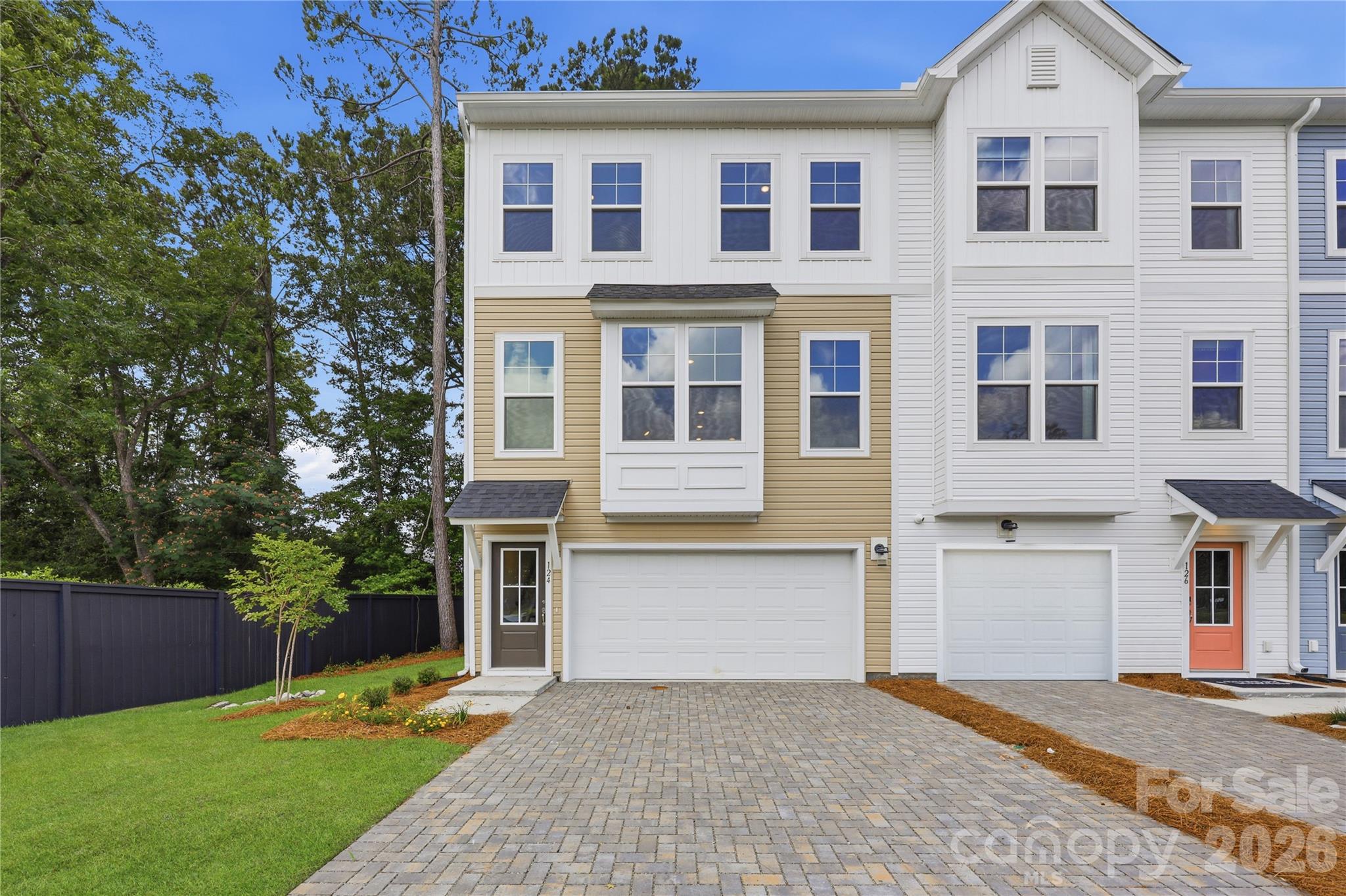 1109 Mossy Glade Road