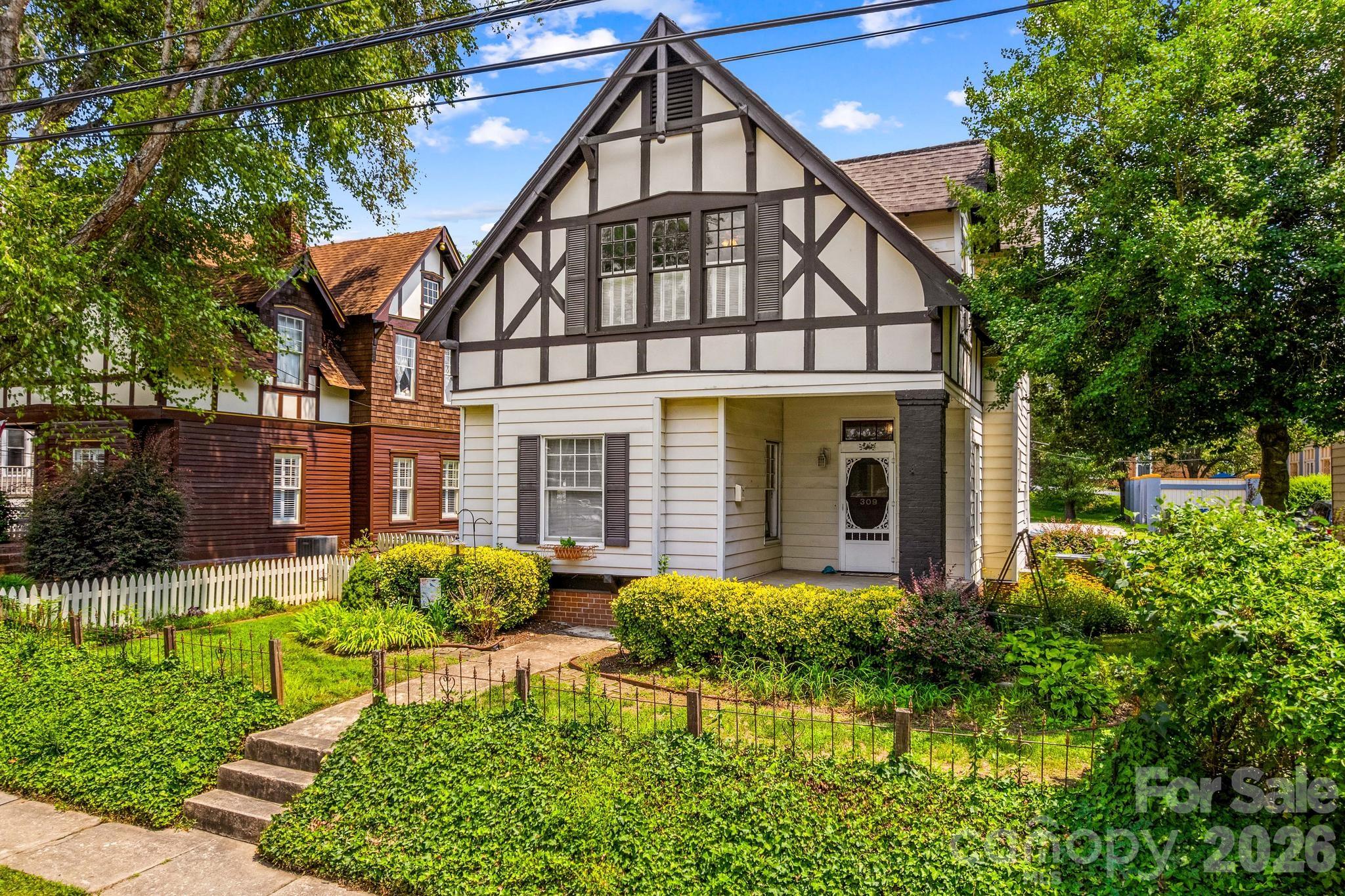 309 Ellis Street