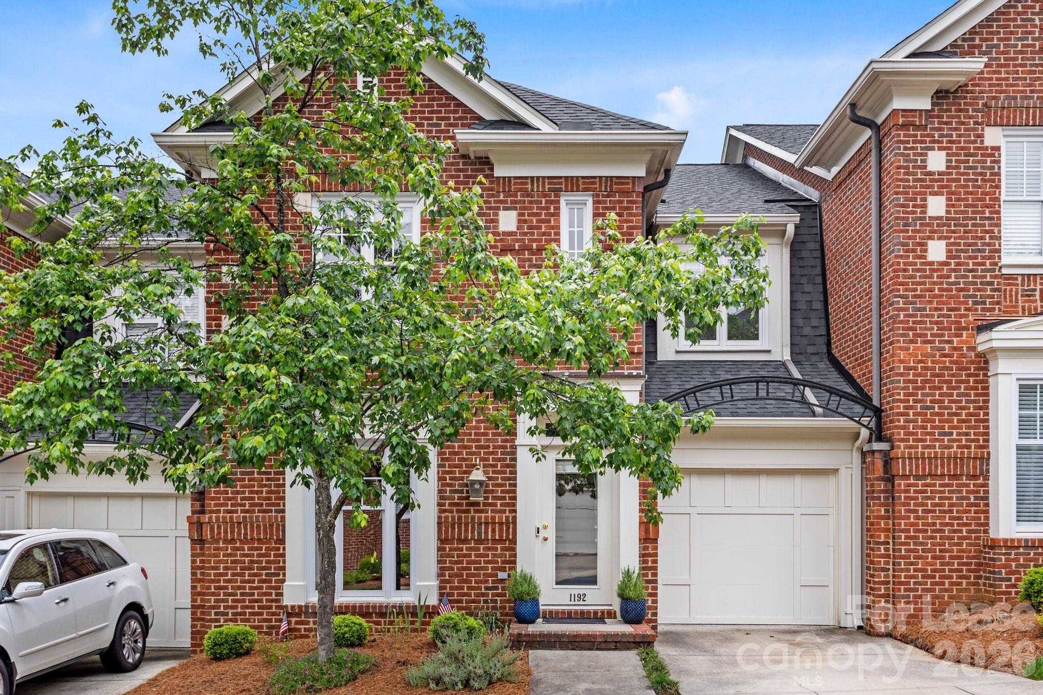 1192 Hampton Gardens Lane