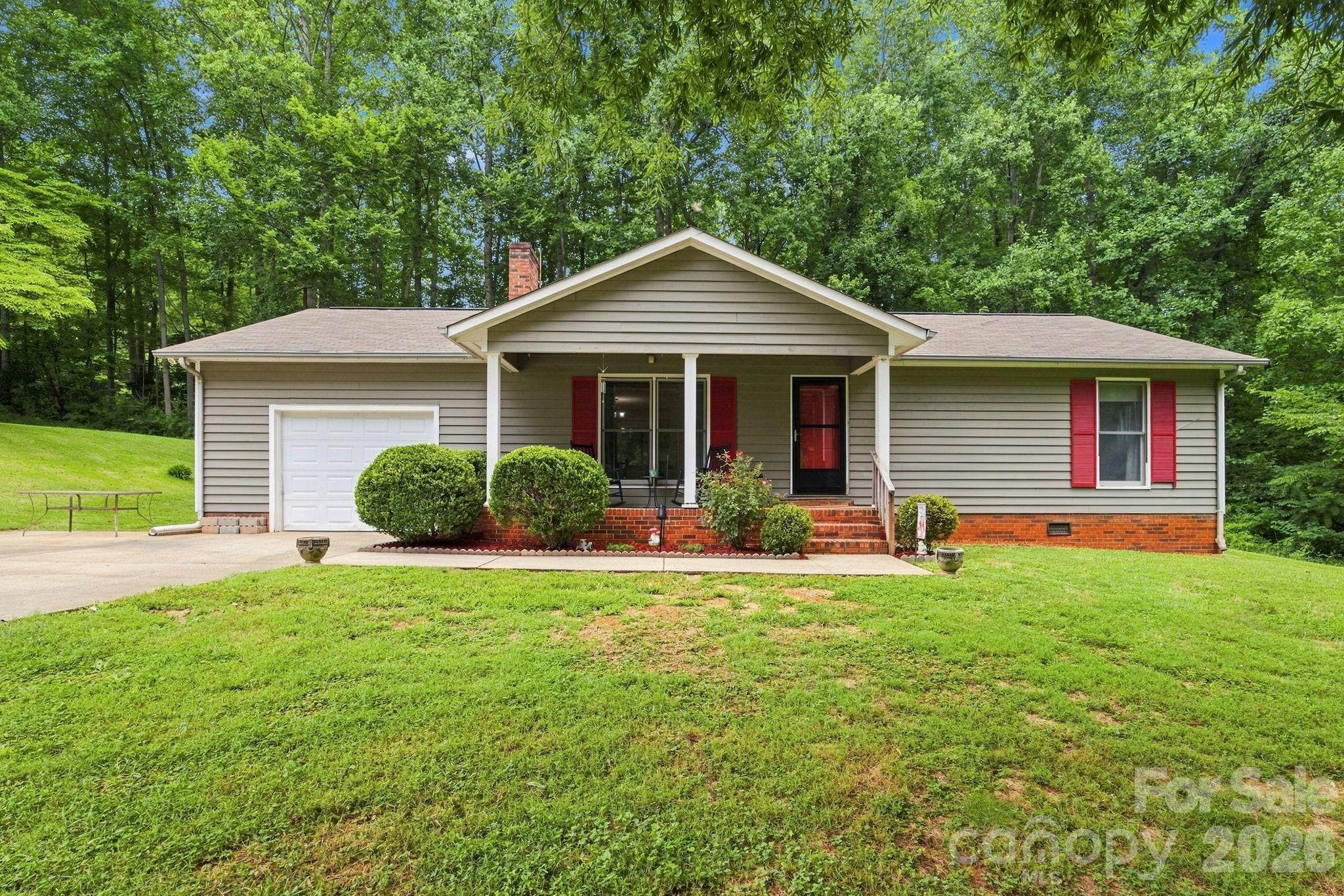213 Hamilton Road property