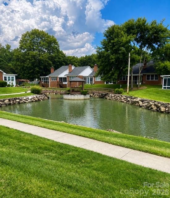 19940 Oak Leaf Circle