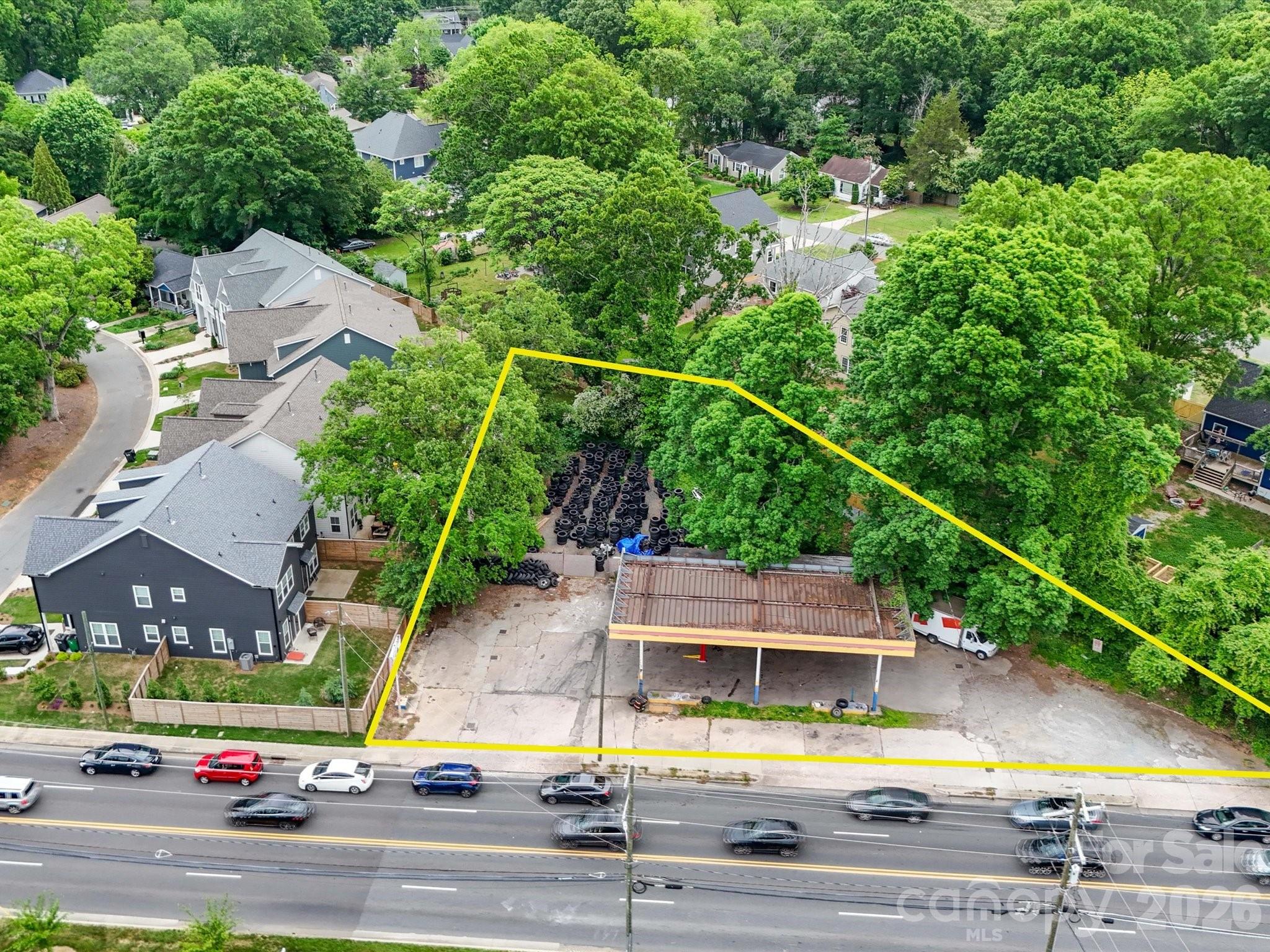 2522 The Plaza Plaza