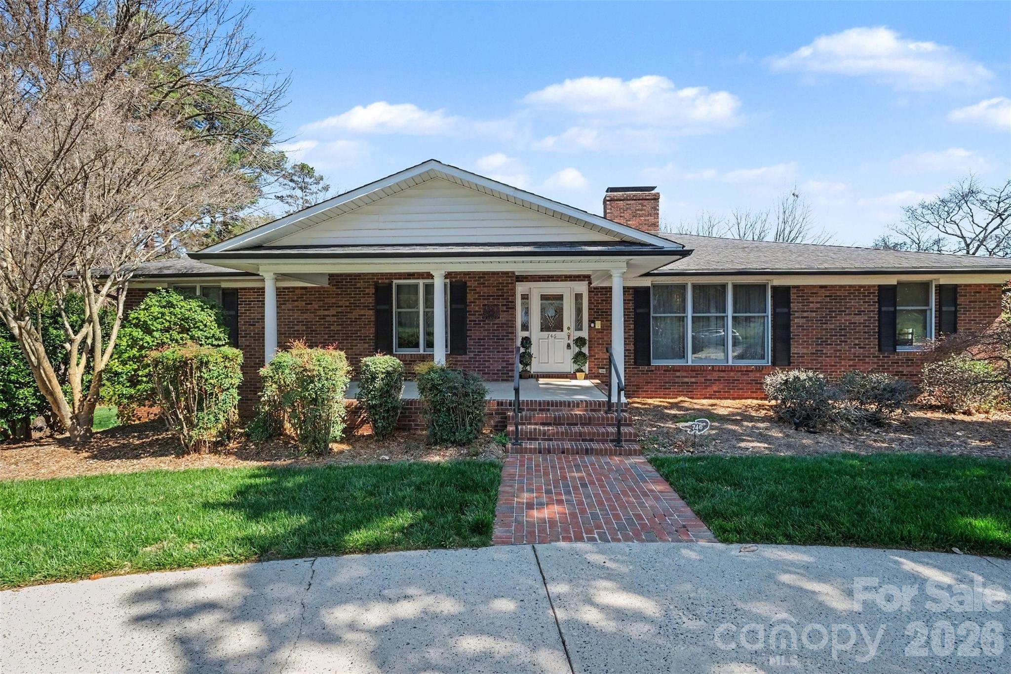 746 Grandview Drive