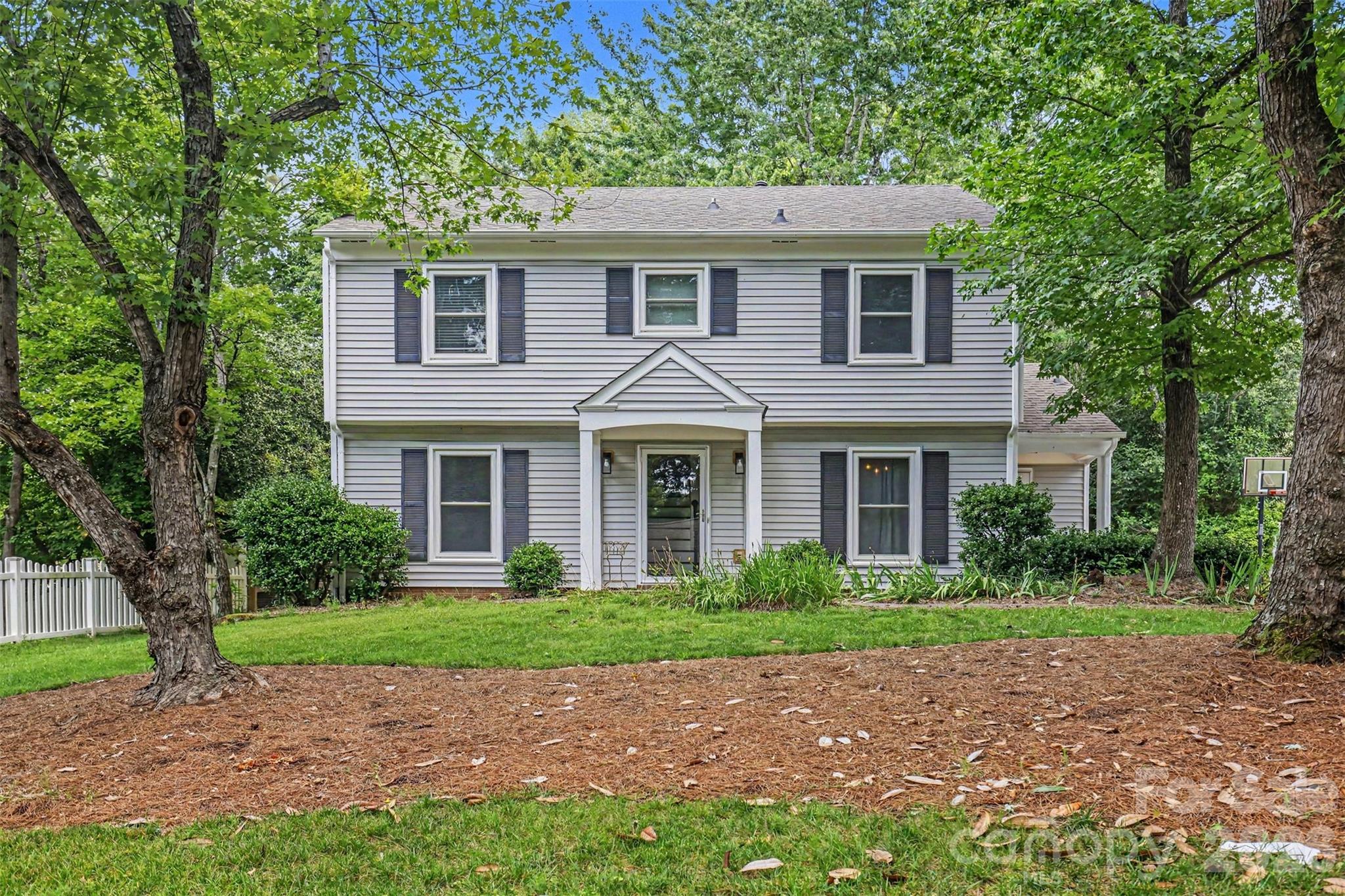 320 Sunnywood Lane