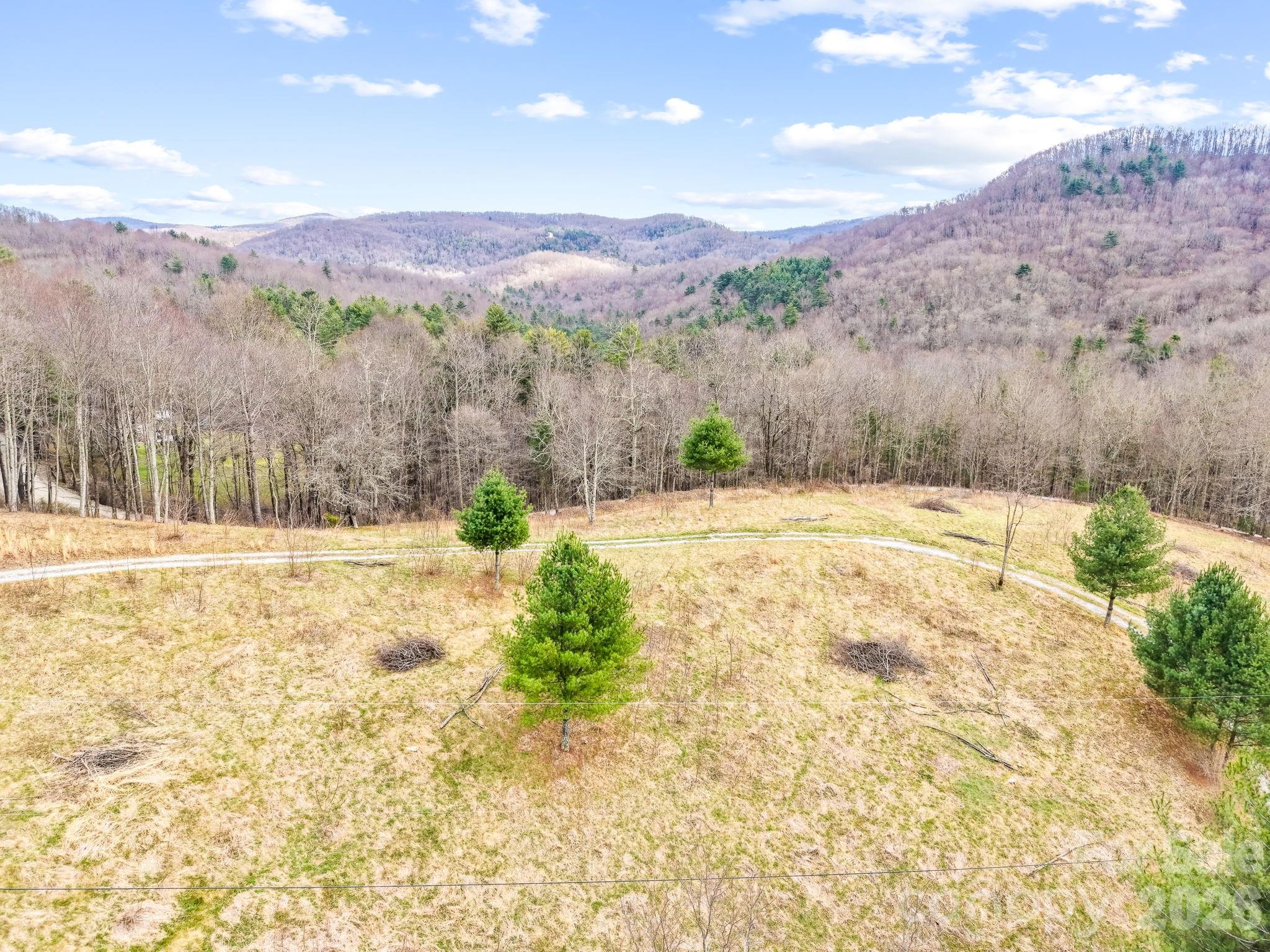 527 North Robinson Creek Road