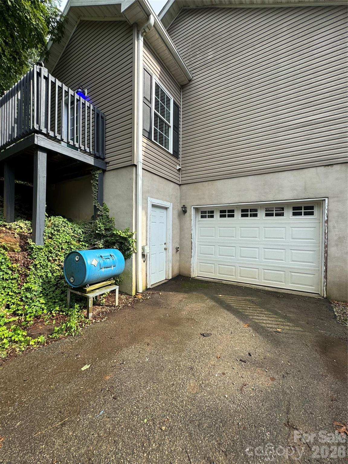 1886 Old Linville Road