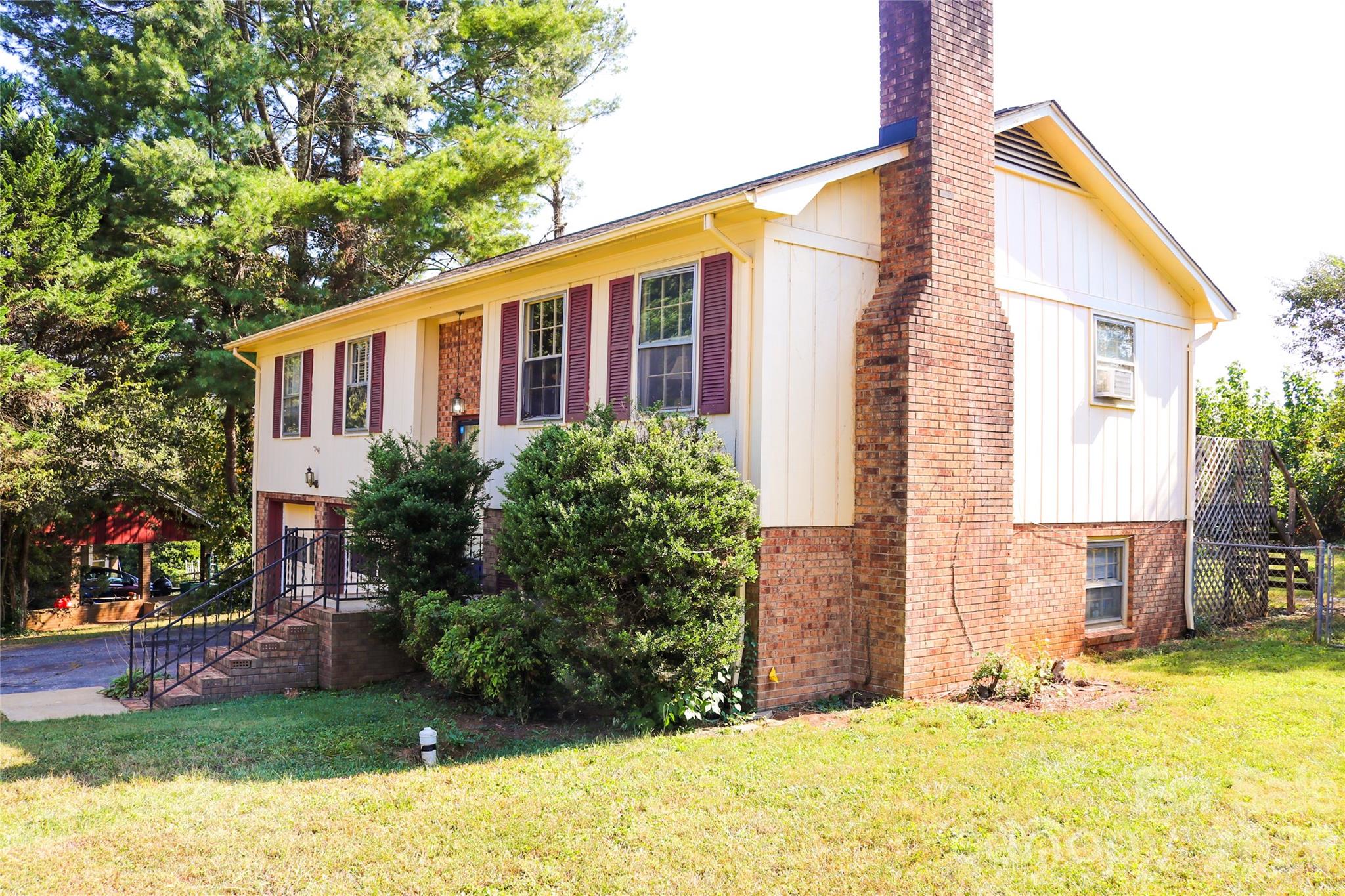 307 Meadowbrook Drive