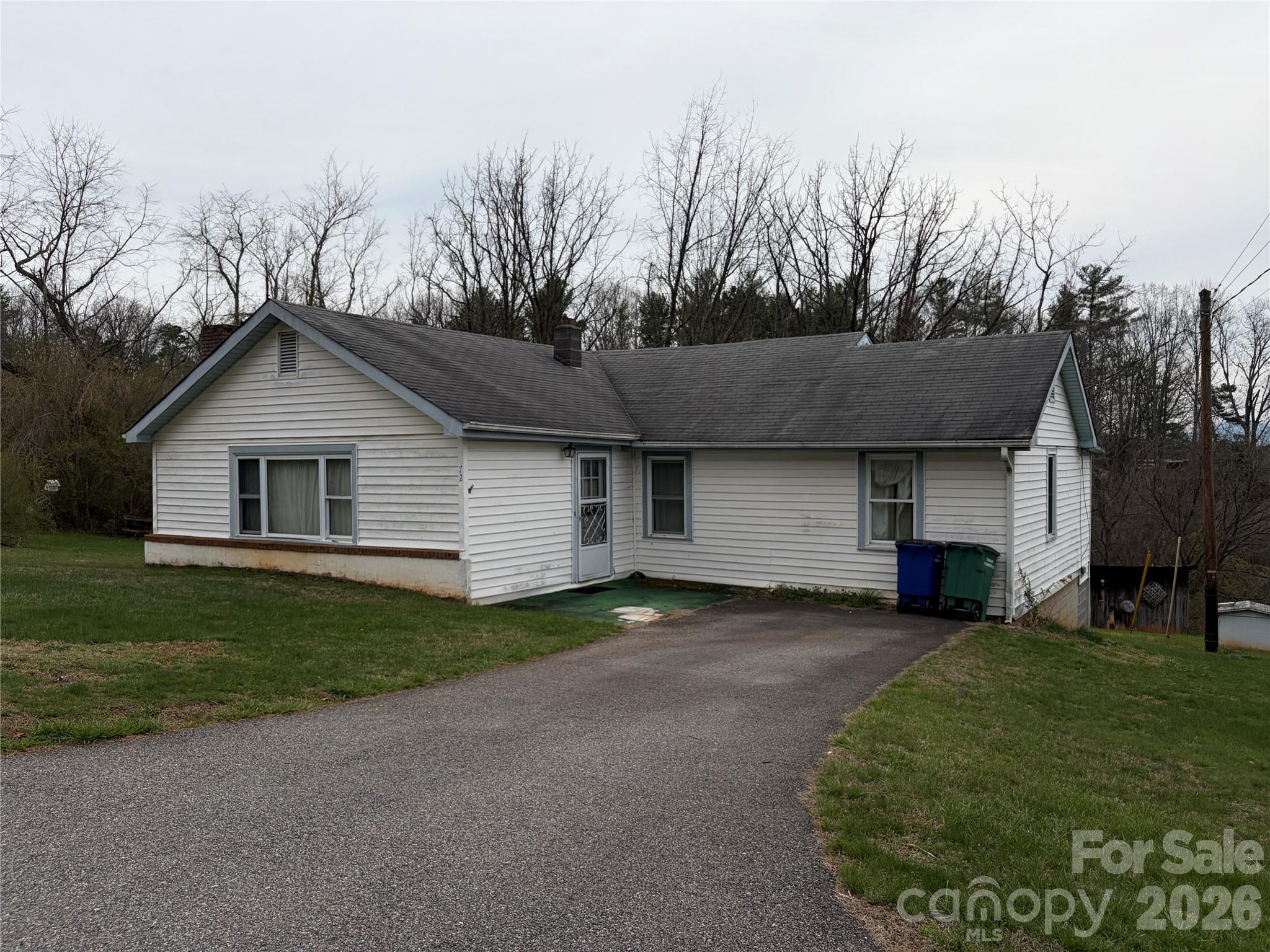 72 Alexander Road, Weaverville