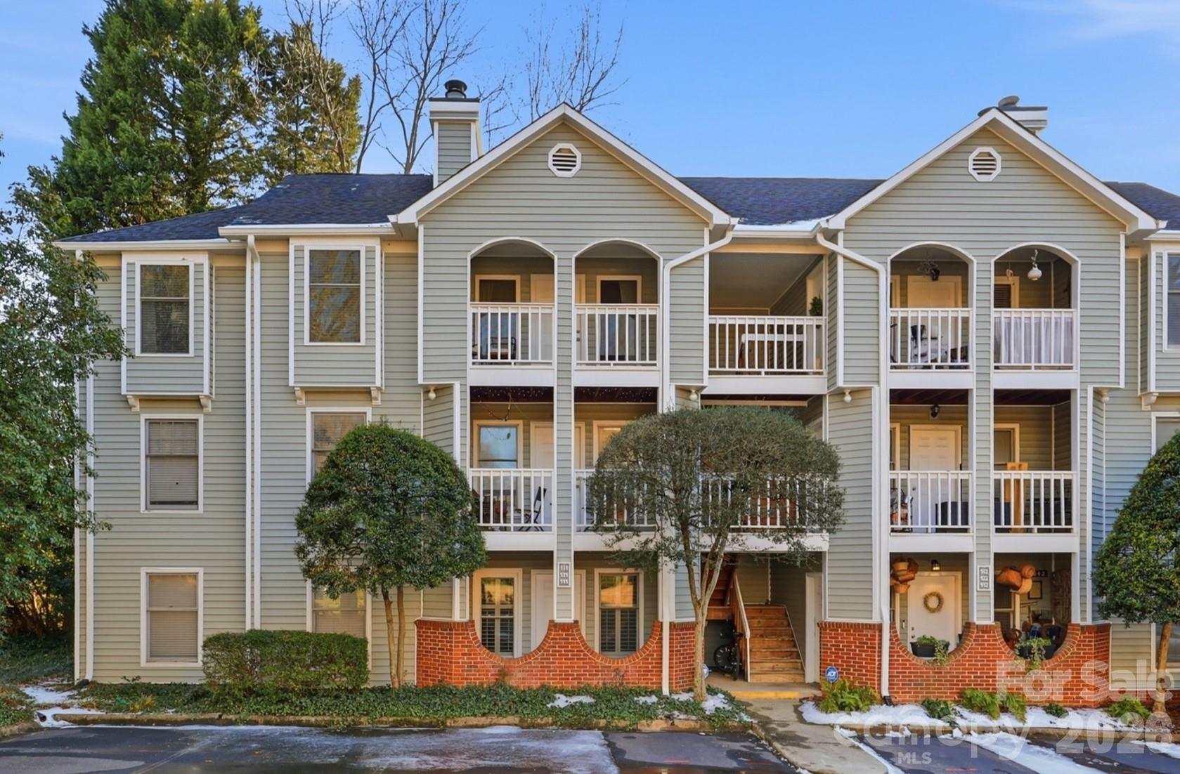 430 Queens Road #111